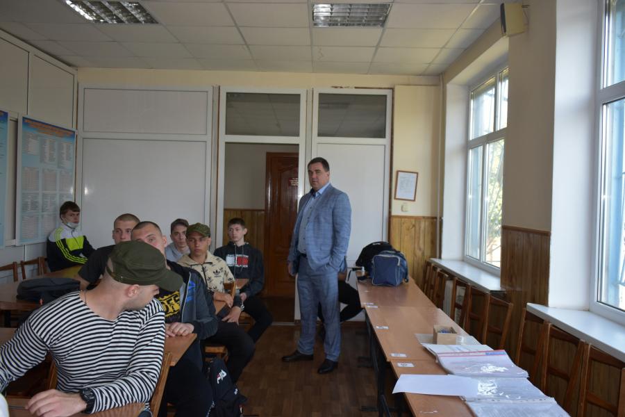 Будущим солдатам из Усть-Лабинского района рассказали о вреде наркотиков