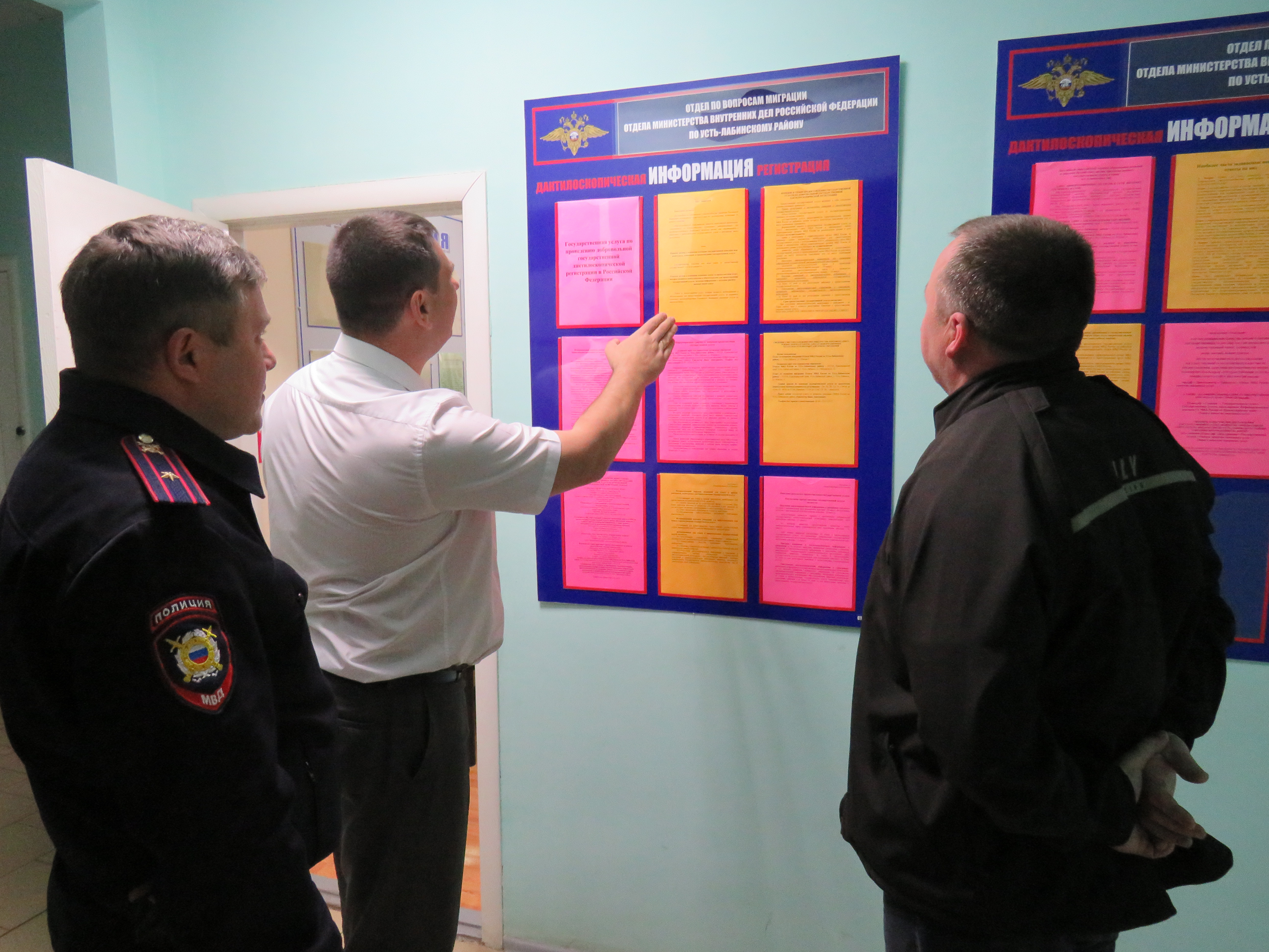 В рамках акции «Гражданский мониторинг» общественник проверил работу миграционного подразделения