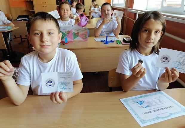 Усть-лабинцам выдали знаки ГТО
